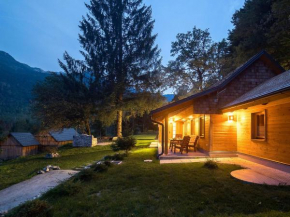 Bohinj Cottage Pr' Maricki - house in nature with hot tub & sauna